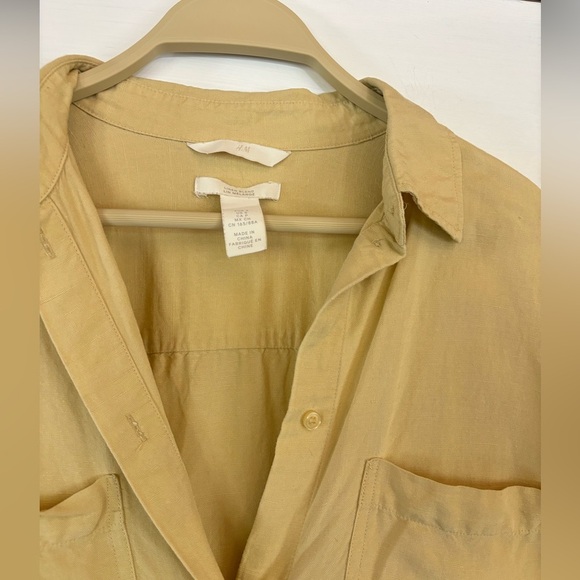 H&M Linen Button Up - Picture 1 of 3